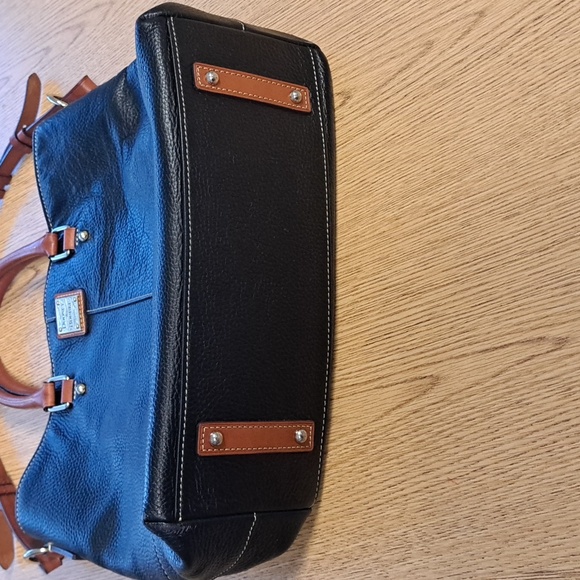  Dooney & Bourke Chelsea Shopper - Picture 6 of 16